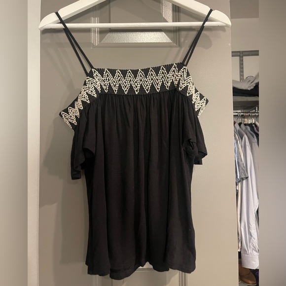 Francesca’s Black Off-the-Shoulder Embroidered Top | Women’s Size Small - Picture 5 of 10